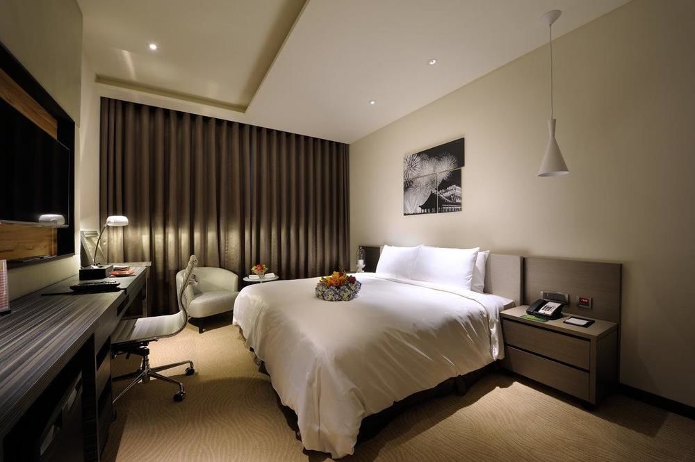 Golden Tulip Glory Fine Hotel Тайнань Екстер'єр фото