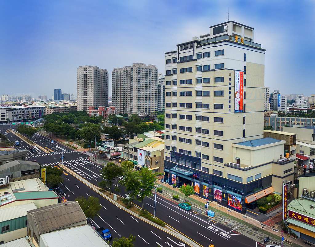 Golden Tulip Glory Fine Hotel Тайнань Екстер'єр фото